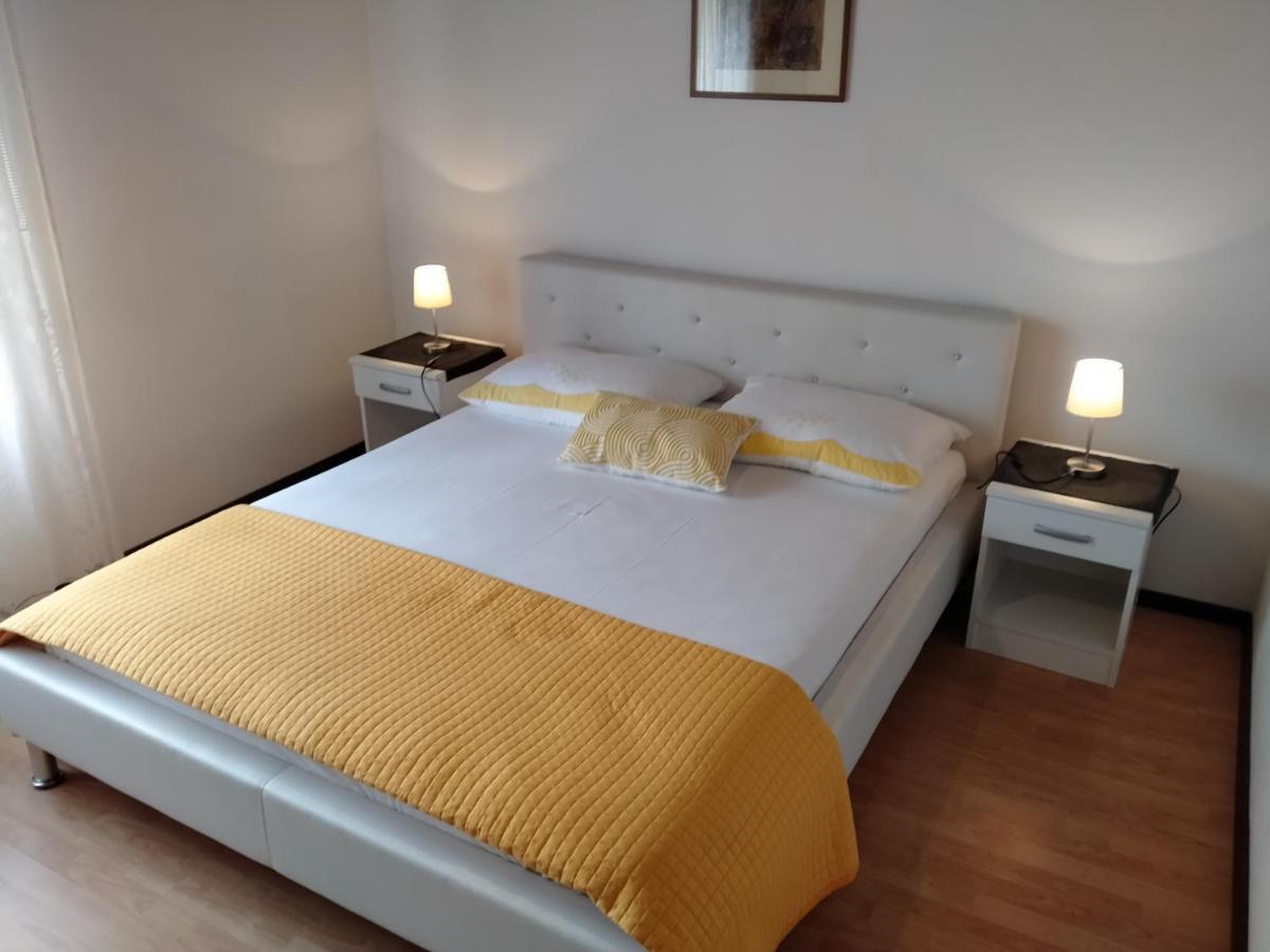 Apartman Avsec Krk Town Esterno foto